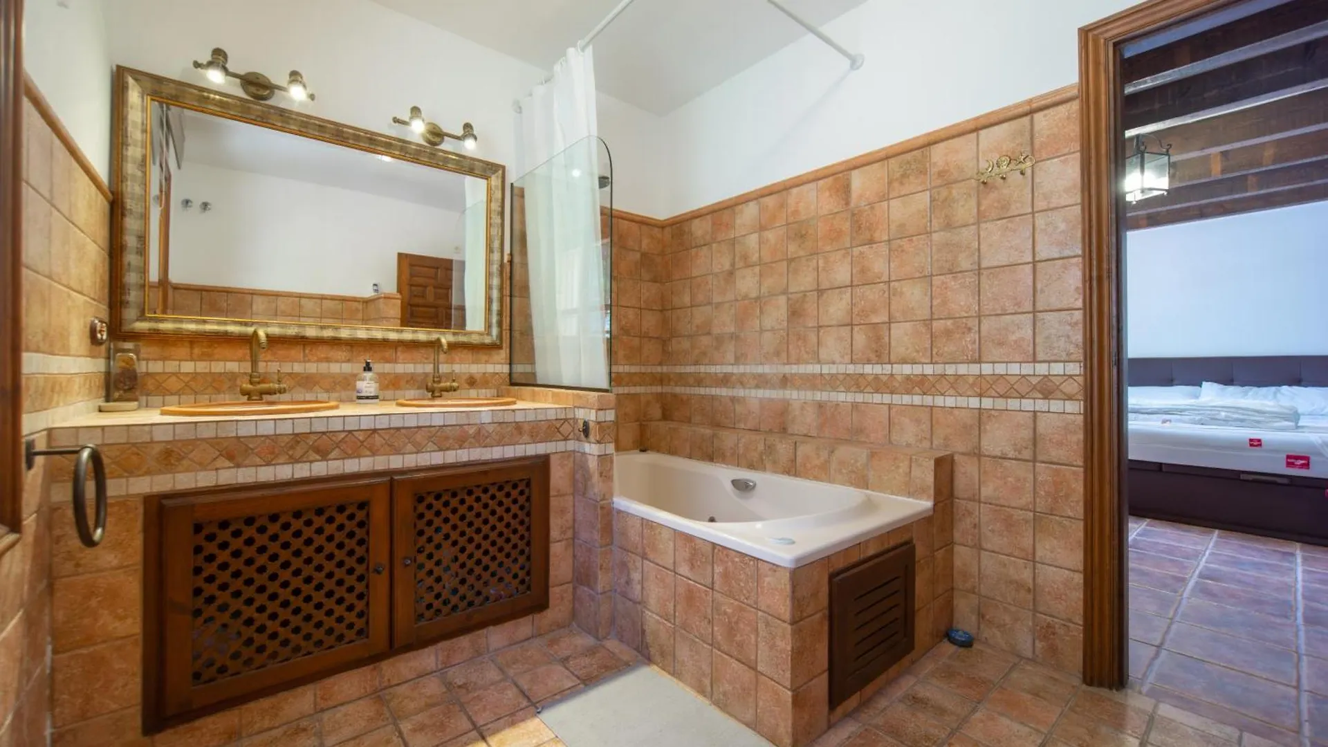 بيت للعطل فيلا Casa De Lujo En Torre Valentina كالونج