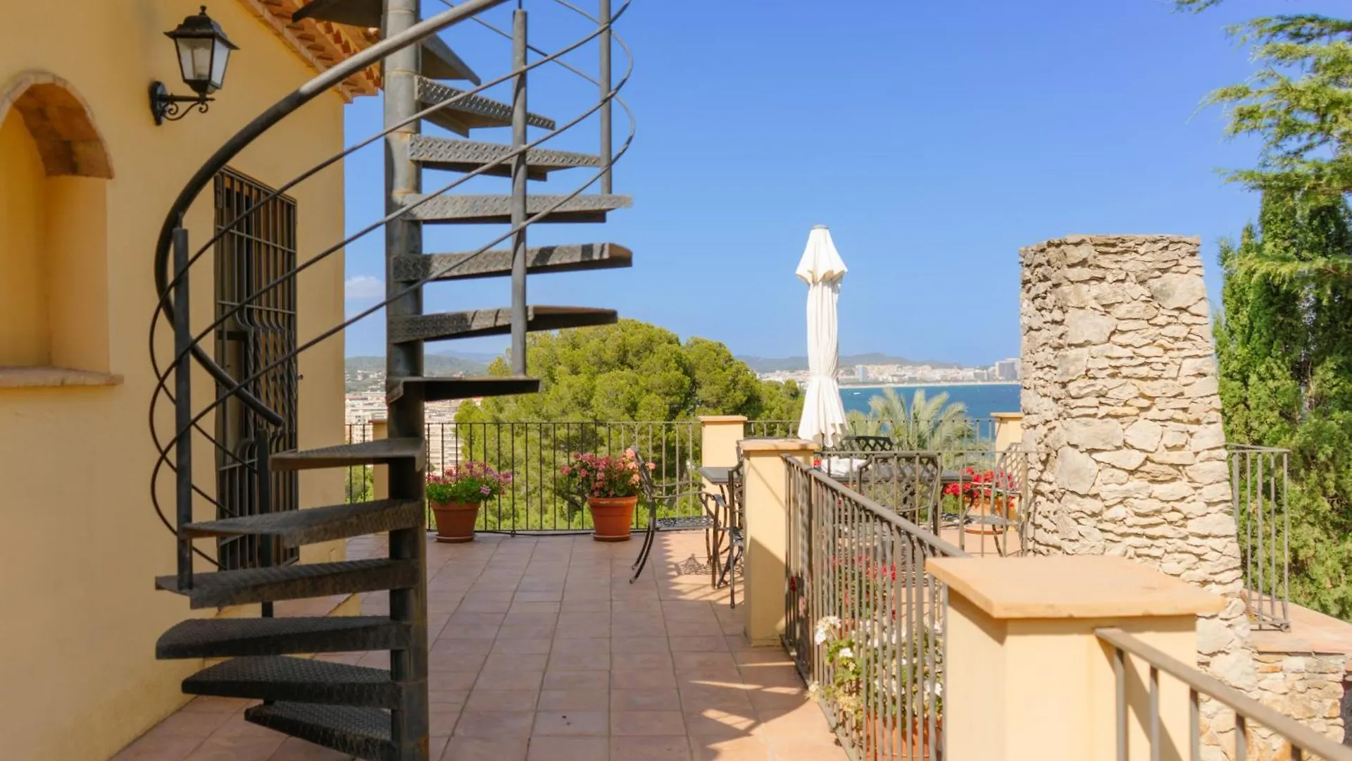فيلا Casa De Lujo En Torre Valentina كالونج 0*,  إسبانيا