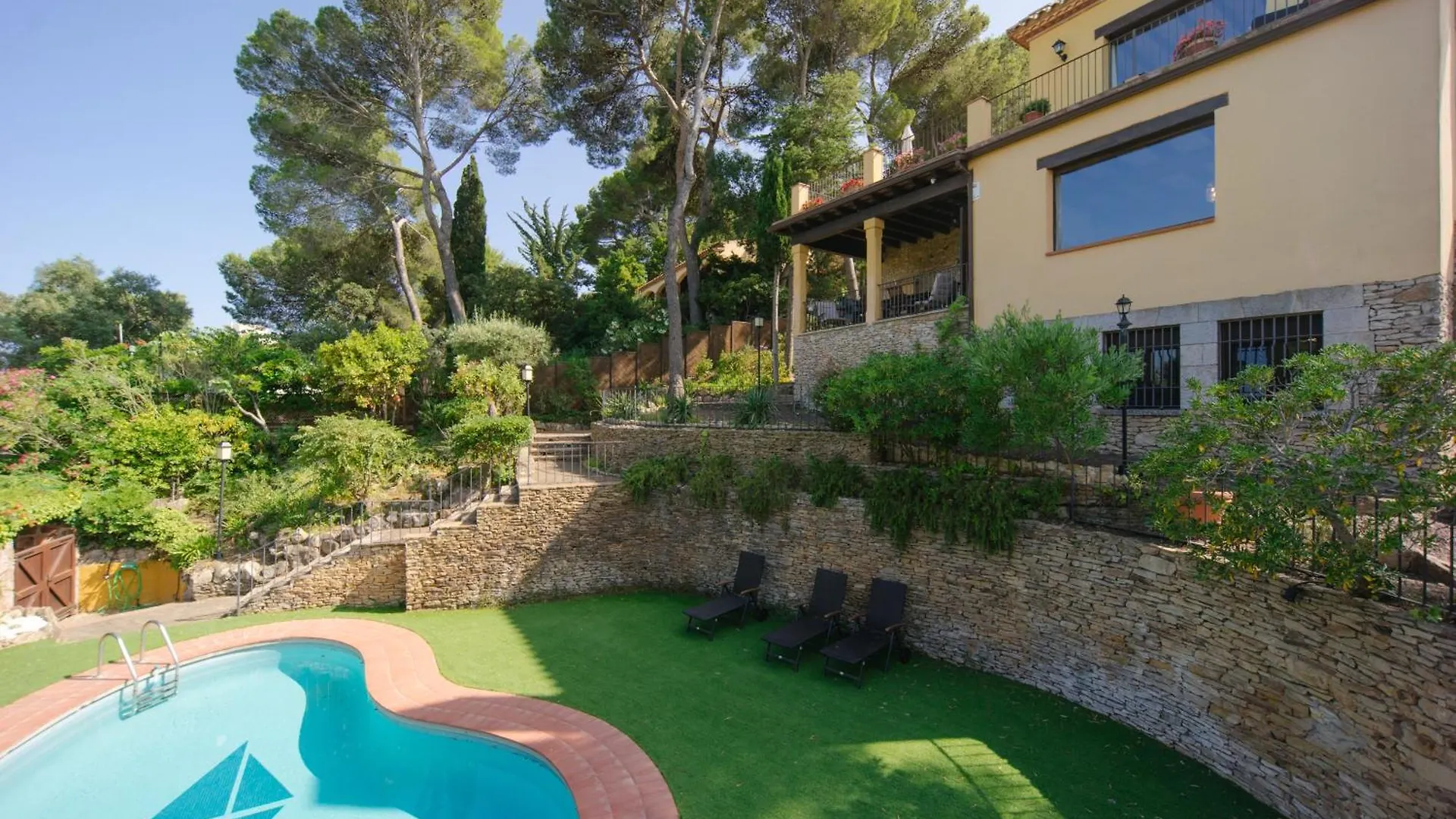 بيت للعطل فيلا Casa De Lujo En Torre Valentina كالونج
