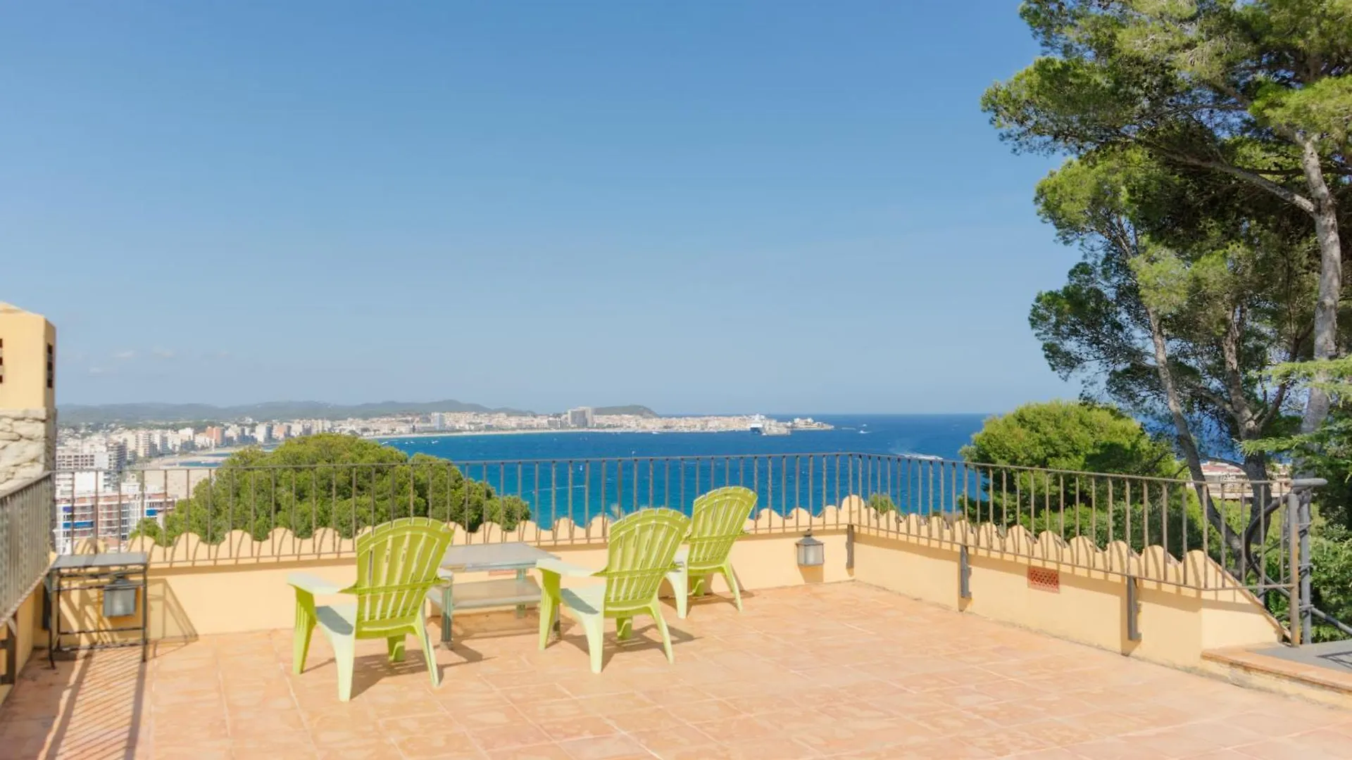 بيت للعطل فيلا Casa De Lujo En Torre Valentina كالونج