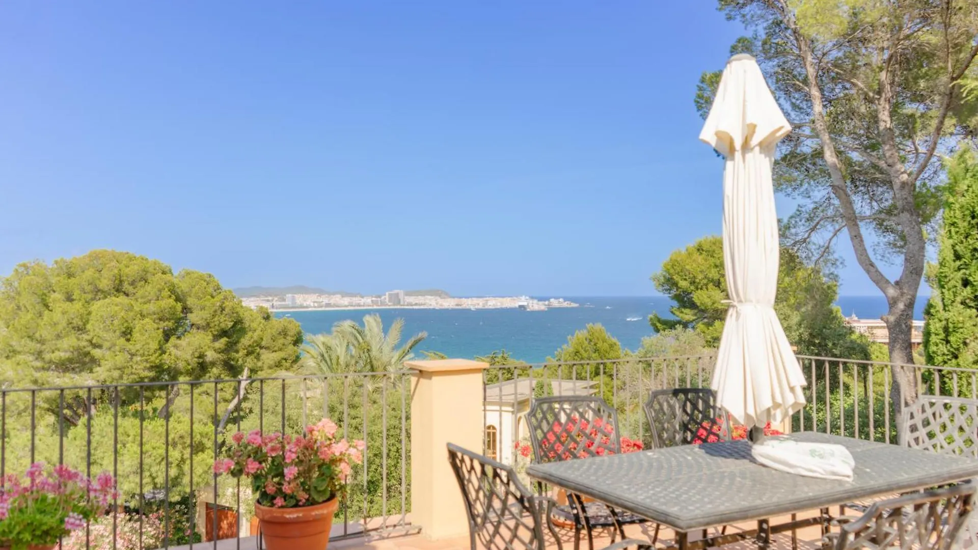 فيلا Casa De Lujo En Torre Valentina كالونج